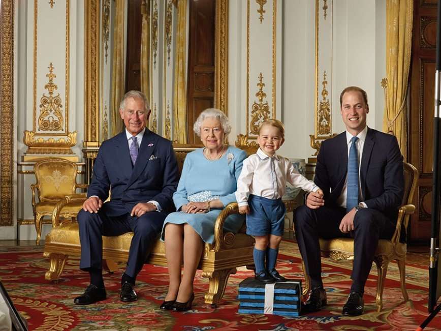 Королева Елизавета II и четыре поколения династии
