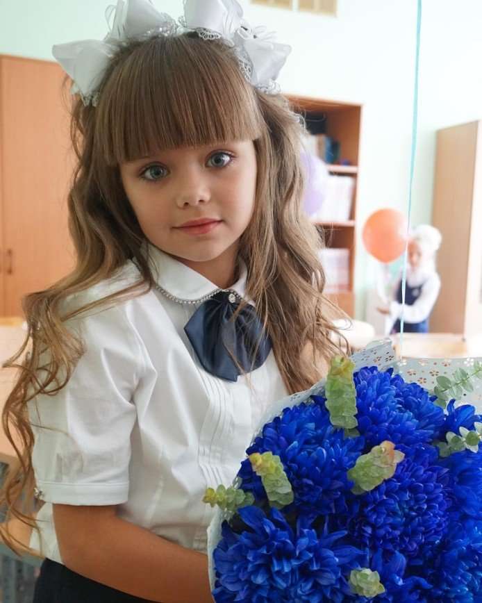 Самая красивая девочка Настя Князева стала первоклассницей