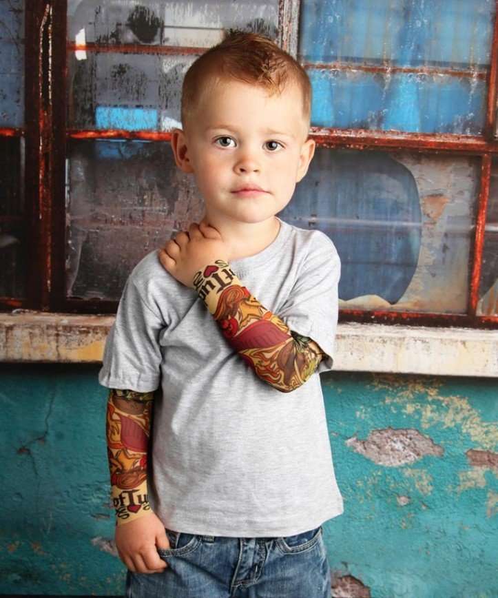 Американский дизайнер предлагает детскую одежду с имитацией татуировок