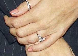 У возлюбленной Ричарда Гира рассмотрели помолвочное кольцо