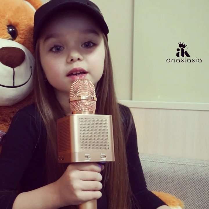  «Спасибо, Настенька»: «самая красивая девочка в мире» спела песню Билана