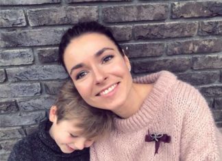 Ірена Понарошку відвела сина в перший клас звичайної школи поруч з будинком.