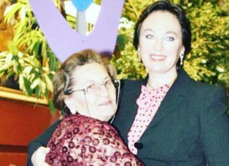 «Ось у кого Ви така красуня»: Лариса Гузєєва показала знімок своєї мами.