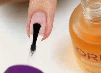 Манікюр «Святковий френч» для випускного балу.