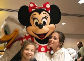 «Яка акробатка»: дочка Барановської показала сальто прямо на вулиці.