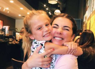 «Удачі в боротьбі за Моніку!»: колишній чоловік Анни Сєдокової забрав у неї молодшу дочку.