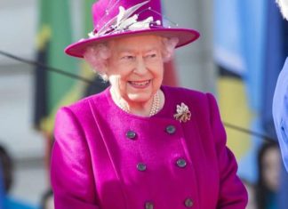 «Приголомшлива в будь-якому віці»: 91-річна Єлизавета II вступила на прийомі у Віндзорському палаці.