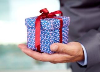 Бюджетні подарунки на 23 лютого, перевірені на колегах.