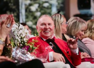 Останній сезонний показ Слави Зайцева відкриває Mercedes-Benz Fashion Week Russia.