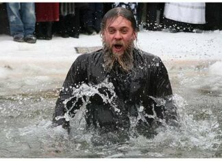 Водохресні купання в Москві.