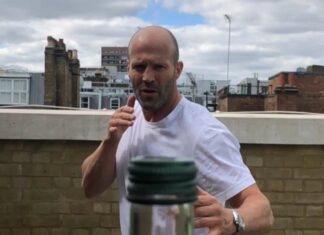 Фокус-покус: виклик відкрити пляшку ногою з одного удару захопив весь світ.