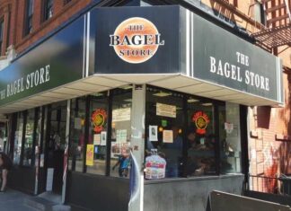 Райдужні бублики в Брукліні.