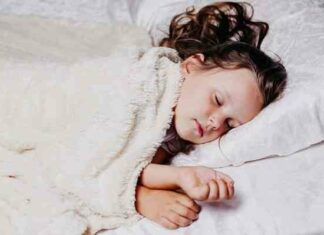 7 продуктів для перекусу, які змусять дитину спати всю ніч