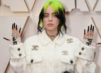 Біллі айліш прийшла на вечірку в костюмі краба