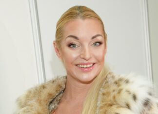 Волочкова показала, як сама робить “брудну” роботу по дому: відео