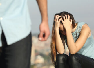 Як розпізнати шахраїв на сайтах знайомств: експерт відповідає на питання з форуму woman.ru