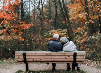 Покоя в Хаосе: Как писательница Кей Уайма Открыла Дверь к Душевной Гармонии