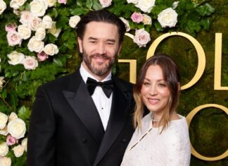 Неповторна любов: Матильда Куоко-справжня Татова Дочка в чарівних Кадрах з Томом Пелфрі