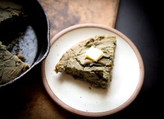 Зелений чилі в блакитній кукурудзяній коржику: перший досвід