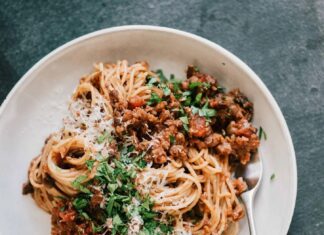 Цвітна капуста Болоньєзе: сімейний вегетаріанський рецепт