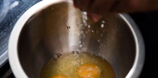 Salare presto le uova non le rovina: un test scientifico