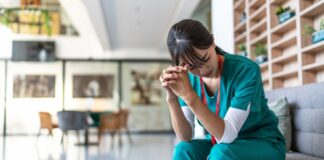 Bezpečný porod vyžaduje bezpečný personál: Proč je počet sester v nemocnicích důležitý