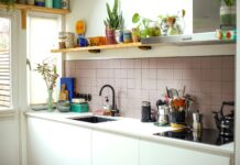 Комплект аксесуарів для раковини IKEA за 20 доларів набирає популярності завдяки стильному оновленню