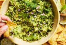 Автентичний рецепт гуакамоле: від кухонь Остіна до вашого столу