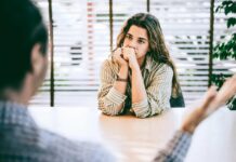 Як боротися з нарцисичними стосунками: уникаючи поширених помилок