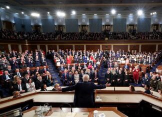 Затвердження Трампа про Шкільні Переходи: Що Варто за Суперечками