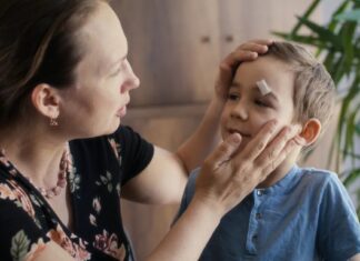 Приховані Шрами: Розуміння та Зцілення «Материнської Рани»