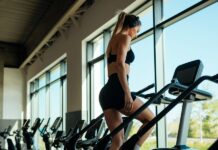 Přestaňte se hrbit u StairMaster