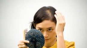 Is haaruitval eigenlijk pijnlijk? Waarom trichodynie meer pijn doet dan je denkt