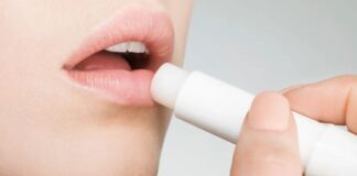 Stop de lippenbalsemcyclus: hoe u veilige ingrediënten kiest en de gewoonte doorbreekt